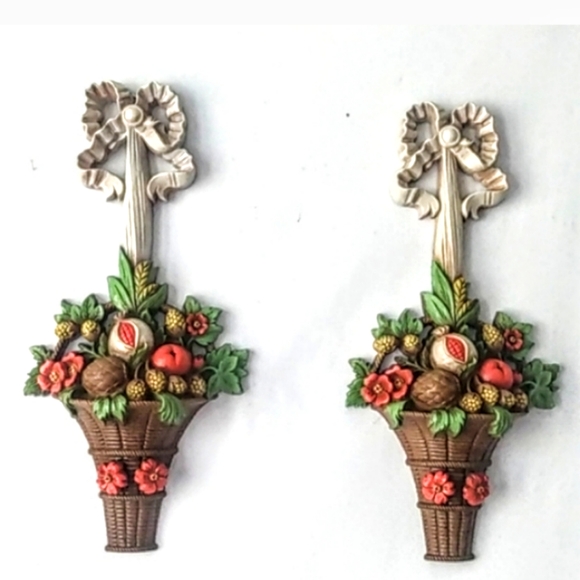 Burwood 1969 faux wicker Basket w/ fruit, flowers wall plaques - Picture 16 of 16
